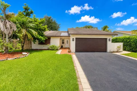 9510 Affirmed Ln, Boca Raton, FL 33496