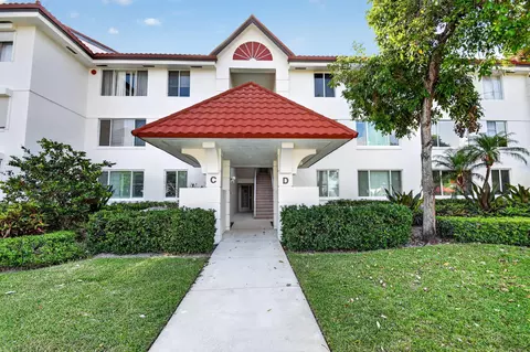 104 Half Moon Cir #D2, Hypoluxo, FL 33462