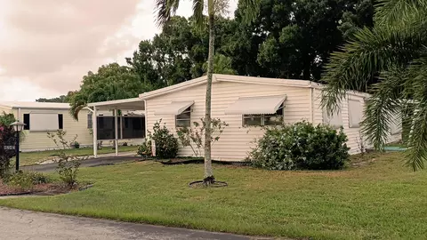 8245 E Club Rd, Boca Raton, FL 33433