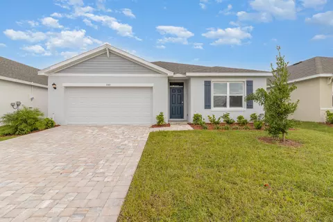 9069 Venetian Sq, Vero Beach, FL 32966