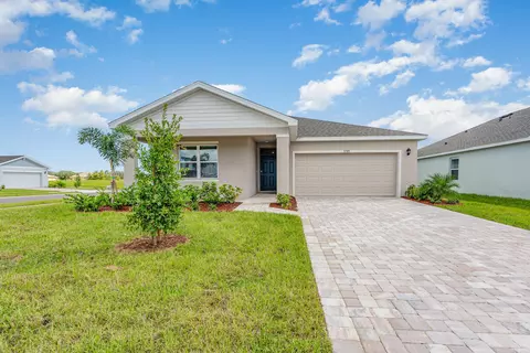 9085 Venetian Sq, Vero Beach, FL 32966