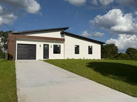 515 Kingsbury Ln, Lehigh Acres, FL 33974