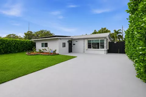 6448 Custer St, Hollywood, FL 33024