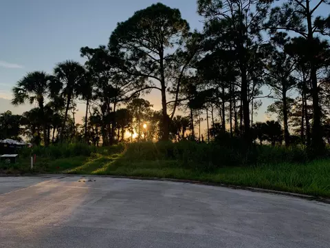 10654 Sugar Pine Dr, Fort Pierce, FL 34945