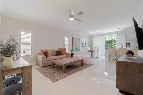 12616 Shoreline Dr, Wellington, FL 33414