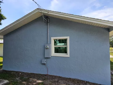 Exterior - 1749 NE 2nd St, Okeechobee, FL 34972 photo 4 of 7