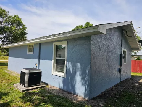 Exterior - 1749 NE 2nd St, Okeechobee, FL 34972 photo 3 of 7