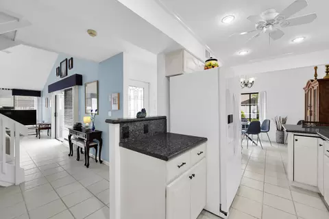 Entry Way - 802 Summerwinds Ln, Jupiter, FL 33458 photo 2 of 3