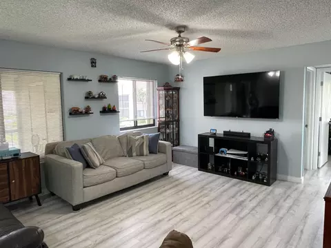 536 Shady Pine Way #A2, Greenacres, FL 33415