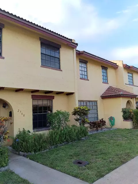 2768 NW 47th Ln #2803, Lauderdale Lakes, FL 33313
