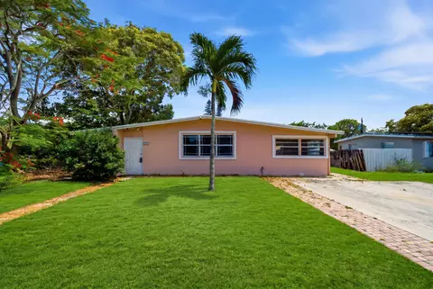 272 NE 42nd Ct, Pompano Beach, FL 33064