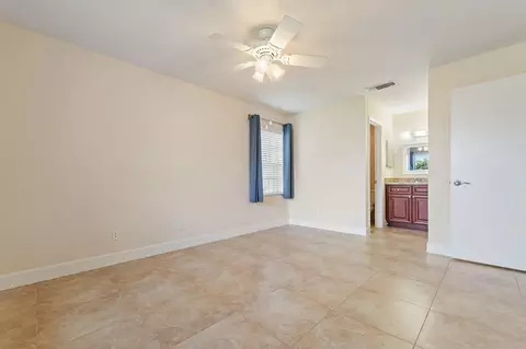 Bedroom - 109 Doe Trl, Jupiter, FL 33458 photo 2 of 4