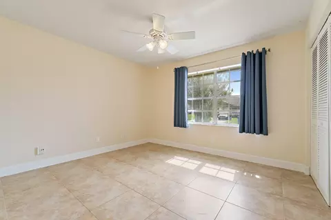 Bedroom - 109 Doe Trl, Jupiter, FL 33458 photo 3 of 4