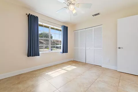 Bedroom - 109 Doe Trl, Jupiter, FL 33458 photo 4 of 4
