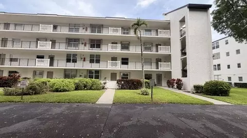 24 Abbey Ln #107, Delray Beach, FL 33446