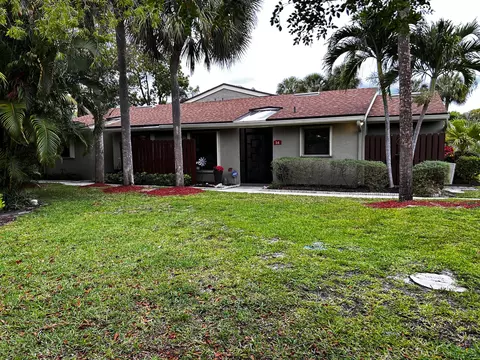51 Meadows Dr #51, Boynton Beach, FL 33436
