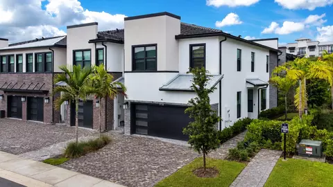8358 NW 7th Pl, Plantation, FL 33324