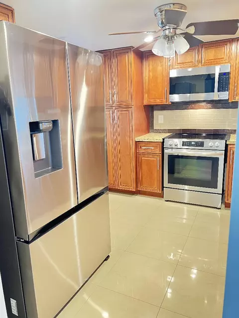 301 SE 3rd St #606, Dania Beach, FL 33004