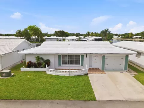 8304 NW 59th St, Tamarac, FL 33321
