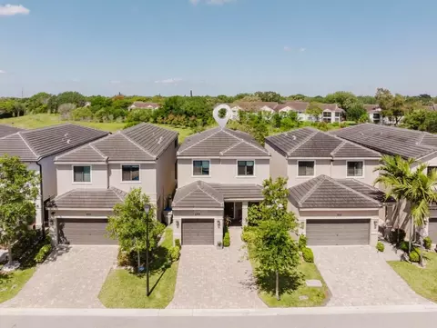 295 NW 33rd Ln, Pompano Beach, FL 33069