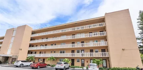 219 NE 14th Ave #107, Hallandale Beach, FL 33009