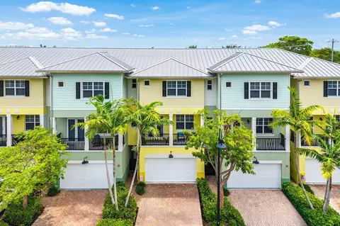236 S Latitude Cir, Delray Beach, FL 33483