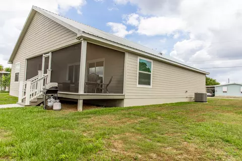 Exterior - 1218 6th St, Okeechobee, FL 34974 photo 10 of 11
