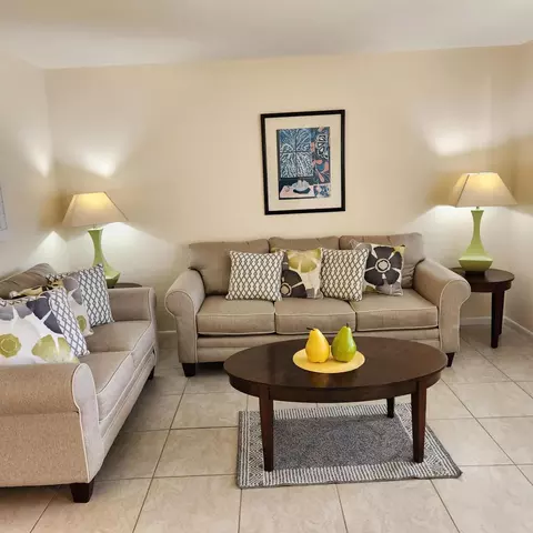219 Coventry #J, West Palm Beach, FL 33417
