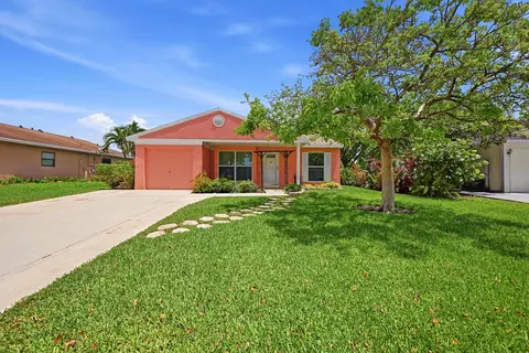 8131 Country Park Dr, Boca Raton, FL 33433