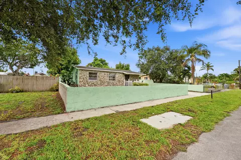 6404 Oak St, Hollywood, FL 33024