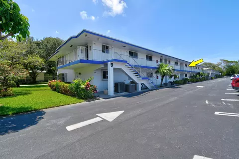 9 Garden St #204J, Tequesta, FL 33469