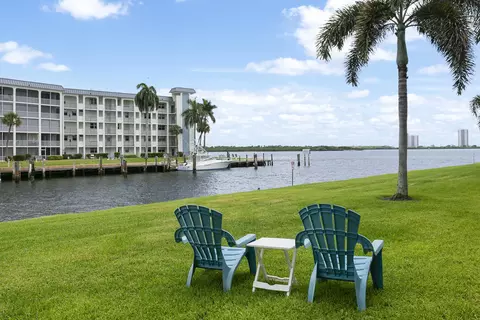 111 Shore Ct #203, North Palm Beach, FL 33408