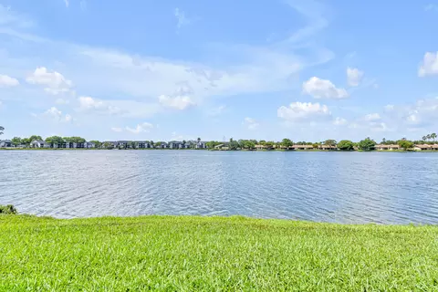 5510 Lakeside Dr #202, Margate, FL 33063