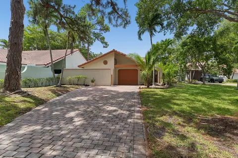 2100 NW 16th St, Delray Beach, FL 33445