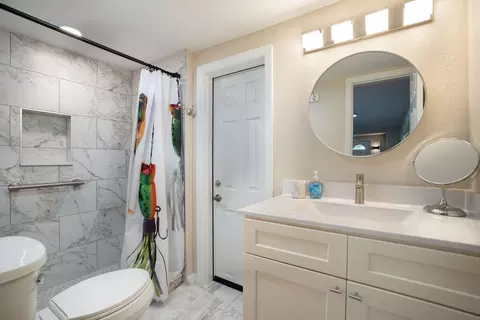 Bath - 1020 4th St, Okeechobee, FL 34974 photo 1 of 2