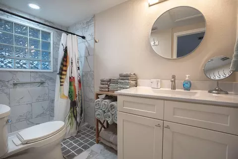 Bath - 1020 4th St, Okeechobee, FL 34974 photo 2 of 2