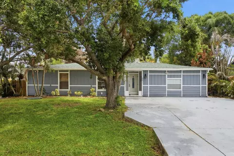 325 NW Dearman St, Port Saint Lucie, FL 34983