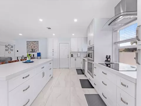 23040 SW 54th Ave, Boca Raton, FL 33433
