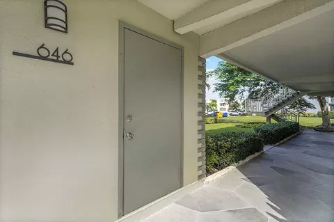 646 Flanders N, Delray Beach, FL 33484