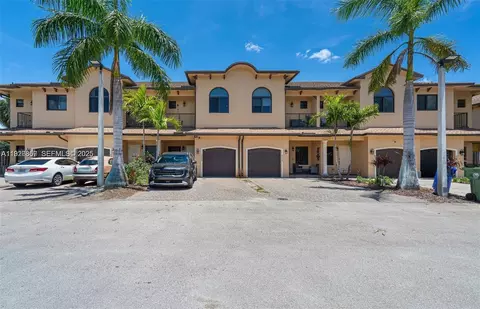 9265 NW 16th St, Pembroke Pines, FL 33024