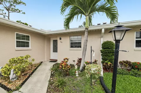475 Holyoke Ln, Lake Worth, FL 33467