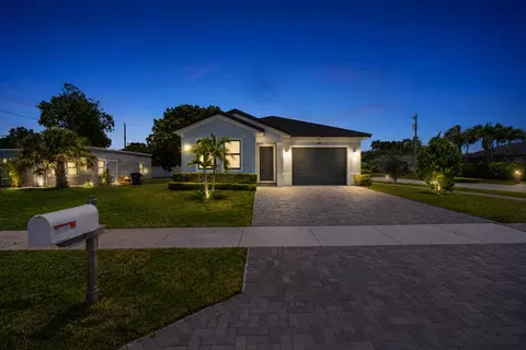 601 SW 3rd St, Delray Beach, FL 33444