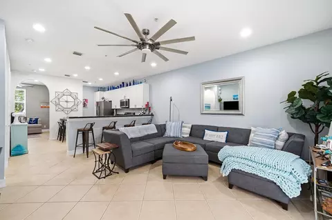 2265 NE 9th Ave, Wilton Manors, FL 33305