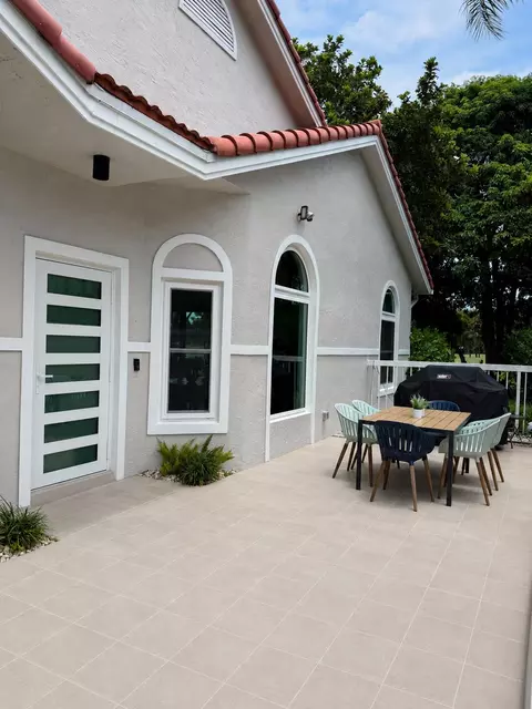 4103 Carriage Dr #H4, Pompano Beach, FL 33069