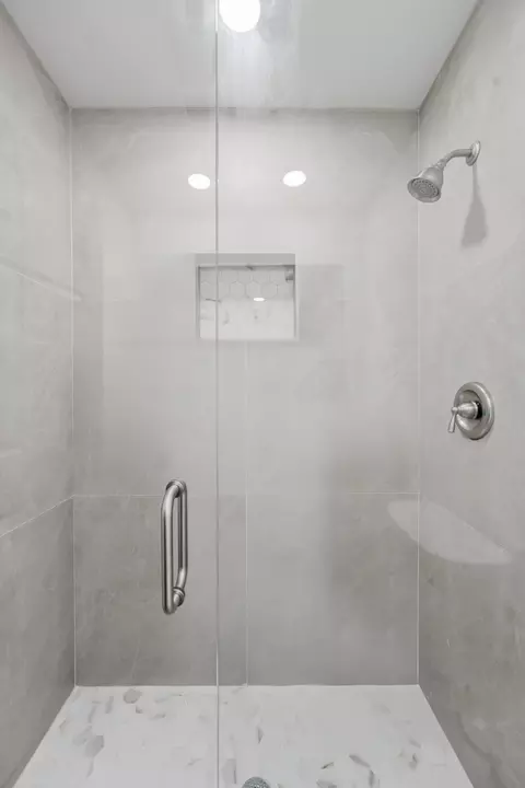 Bath - 576 SW Rustic Cir, Stuart, FL 34997 photo 2 of 4