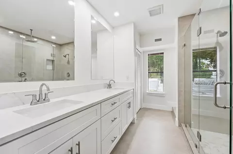 Bath - 576 SW Rustic Cir, Stuart, FL 34997 photo 3 of 4