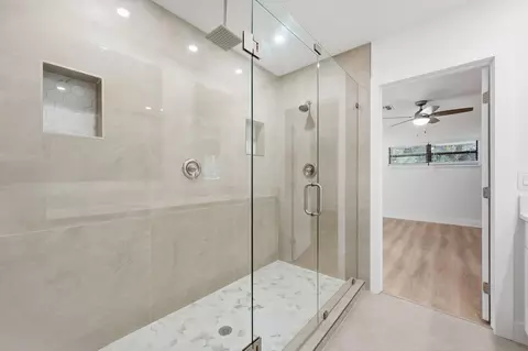 Bath - 576 SW Rustic Cir, Stuart, FL 34997 photo 4 of 4