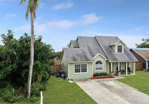 5919 SE Pine Dr, Stuart, FL 34997