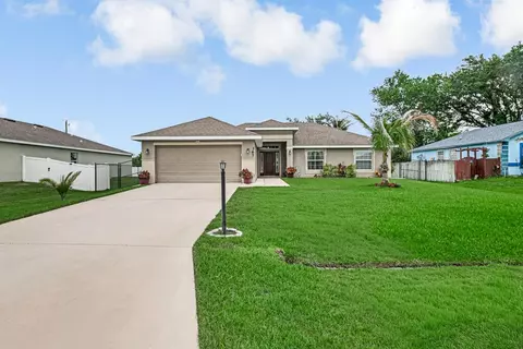 367 SW Grimaldo Ter, Port Saint Lucie, FL 34984