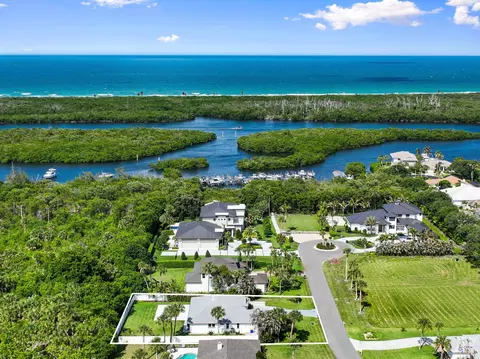 8361 SE Pilots Cove Ter, Hobe Sound, FL 33455